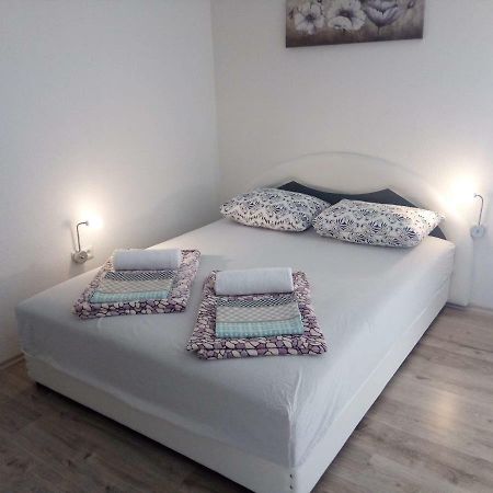 Helly'S Apartman - Self Check-In - Jajce Luaran gambar